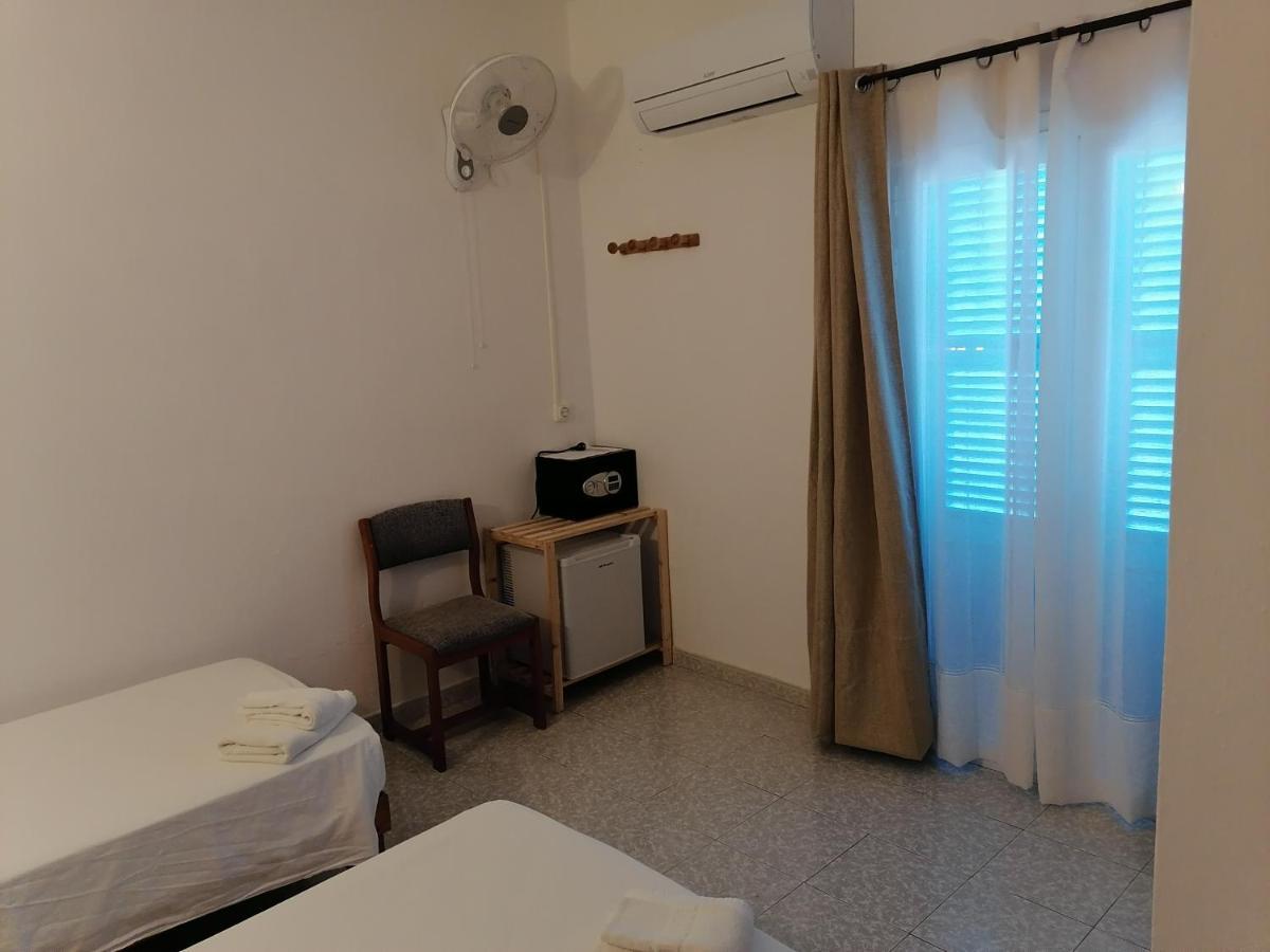 Hostal Pepe Sant Ferran de Ses Roques Exterior photo