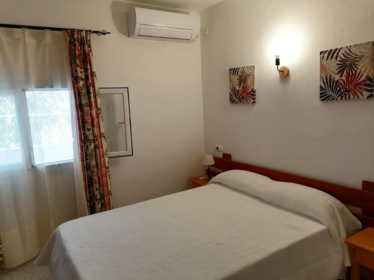 Hostal Pepe Sant Ferran de Ses Roques Exterior photo
