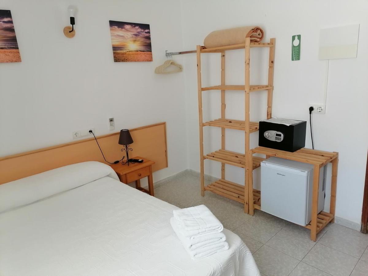 Hostal Pepe Sant Ferran de Ses Roques Exterior photo