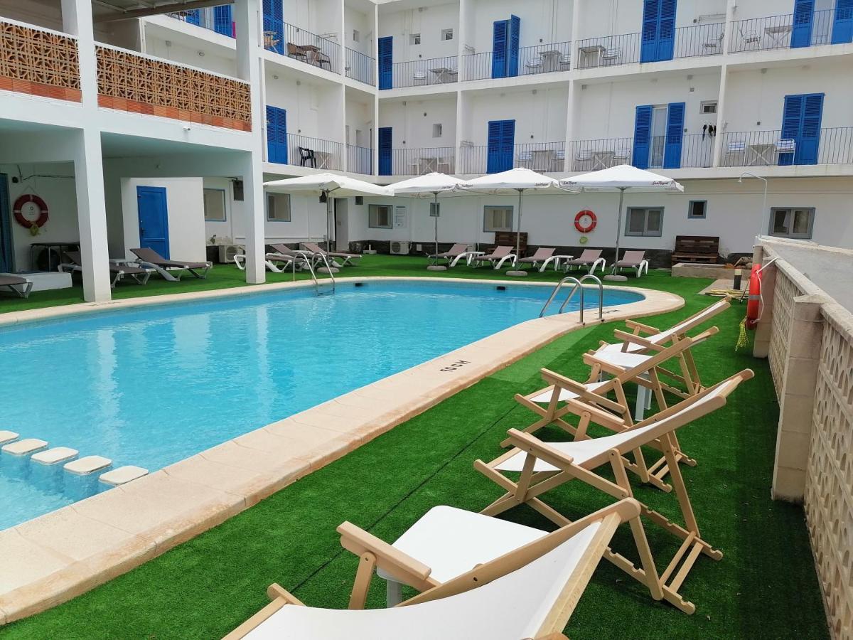 Hostal Pepe Sant Ferran de Ses Roques Exterior photo