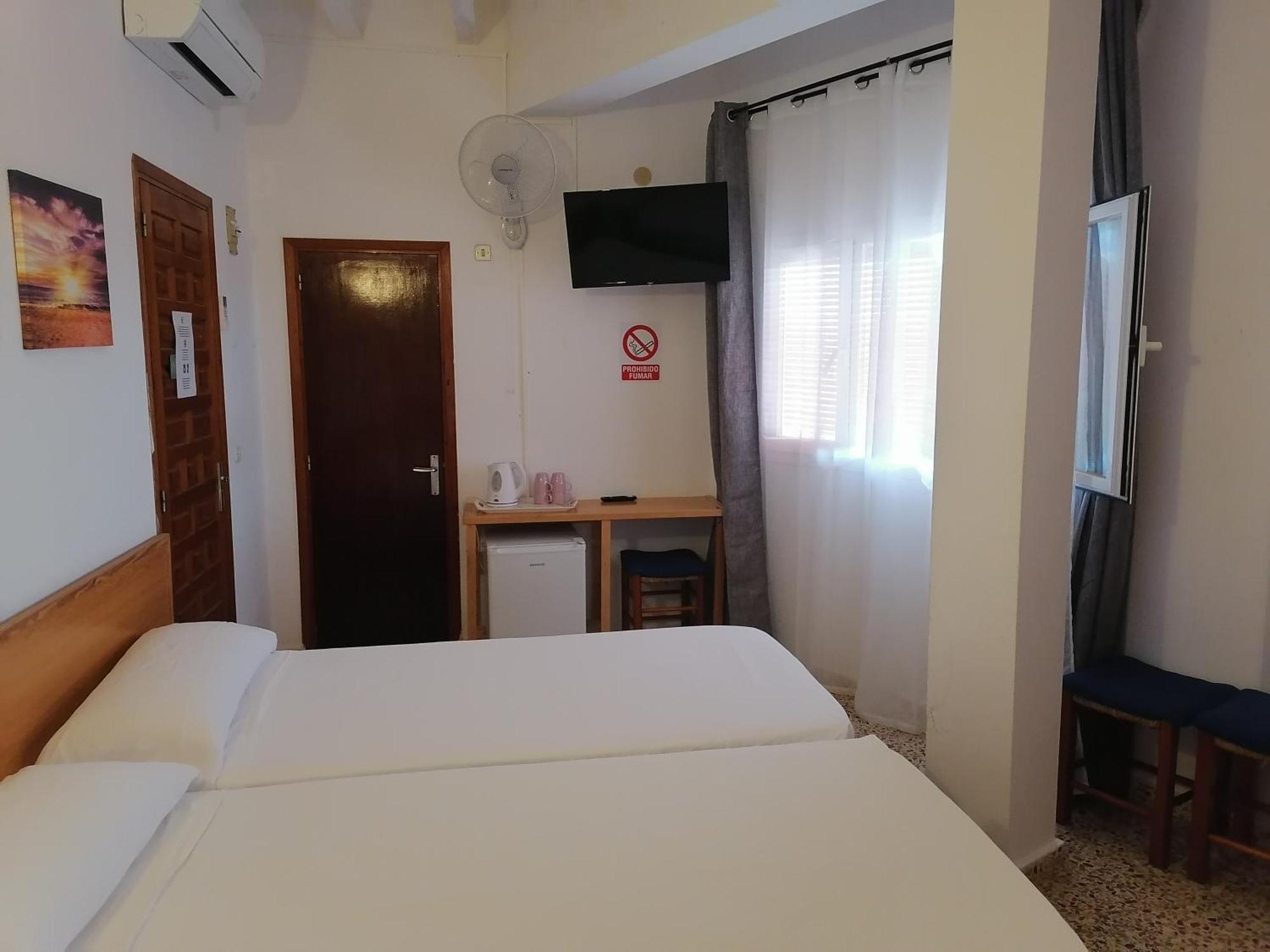 Hostal Pepe Sant Ferran de Ses Roques Exterior photo