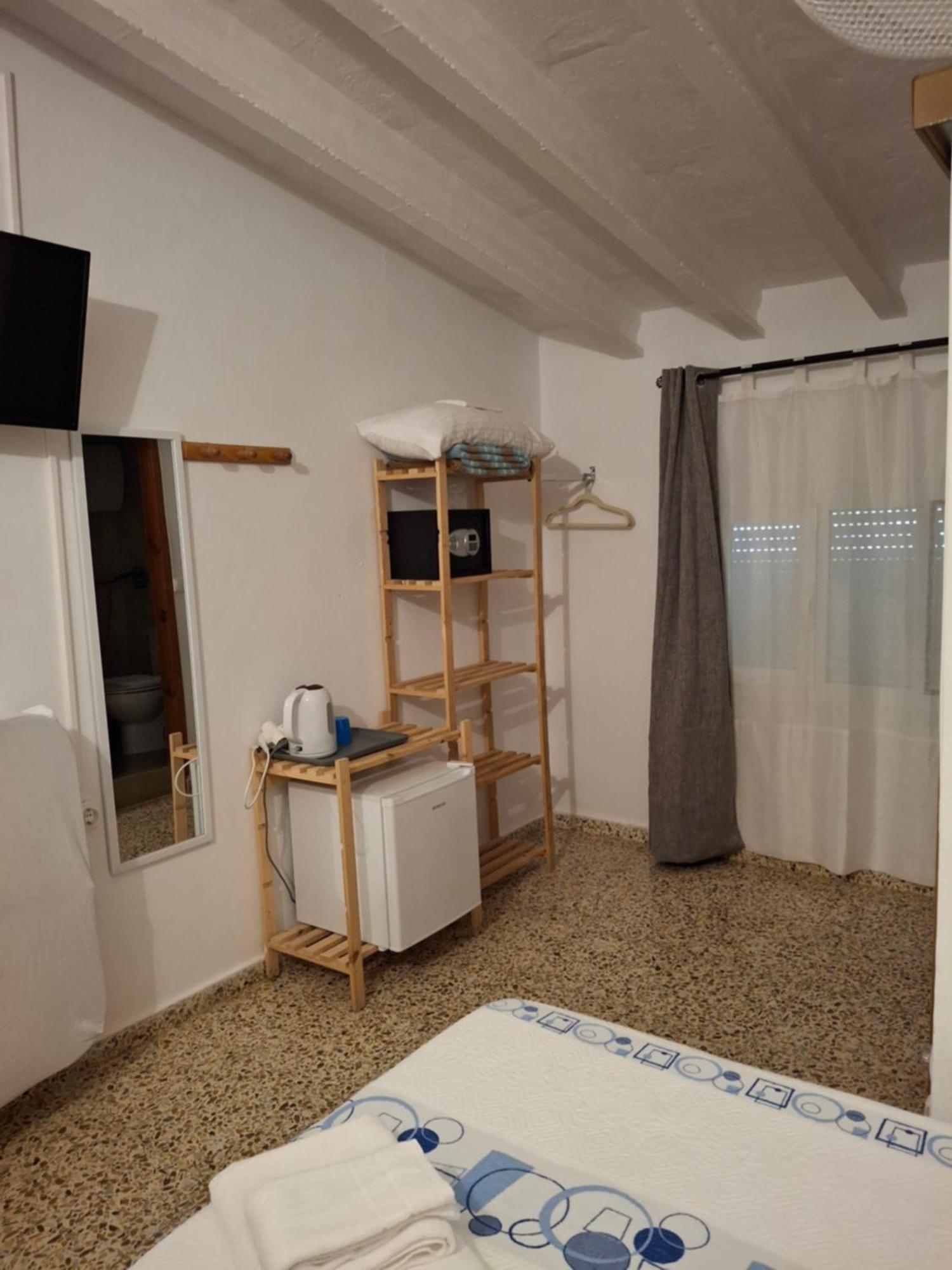 Hostal Pepe Sant Ferran de Ses Roques Exterior photo