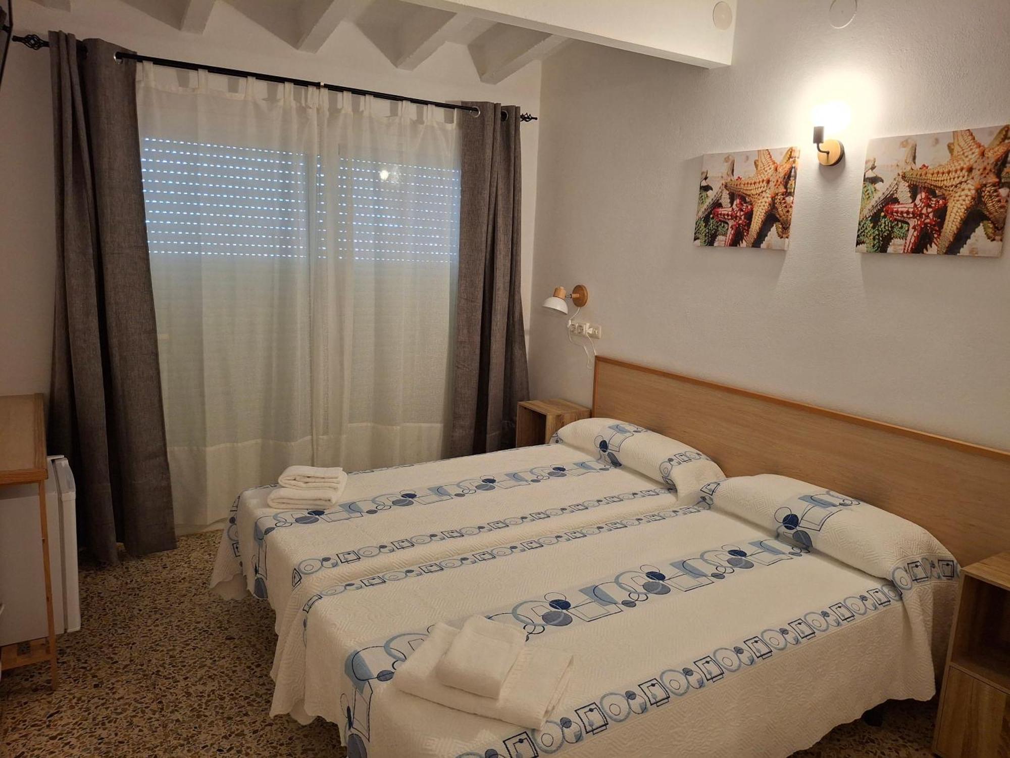 Hostal Pepe Sant Ferran de Ses Roques Exterior photo